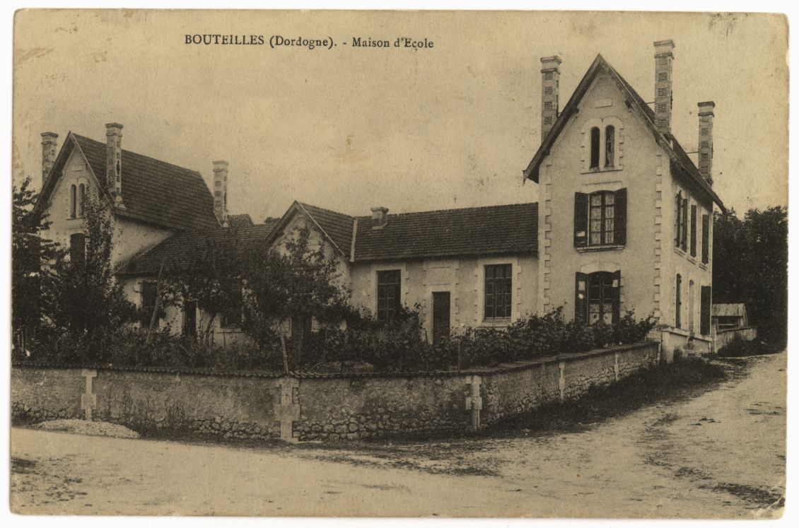 Maison d'école de Bouteilles. 2 Fi 1080