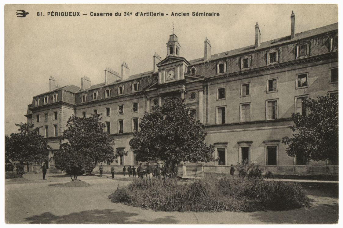 Périgueux, caserne du 34e d'Artillerie, ancien Séminaire. 2 Fi 1576